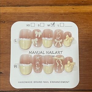Handmade Nail Art Set with Bows Size M